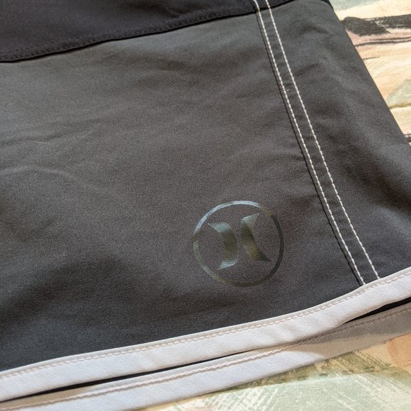 Hurley Surf Surfer Beach Men's Drawstring Black Gray Board Shorts Size 33 x 8.5" - Picture 3 of 7
